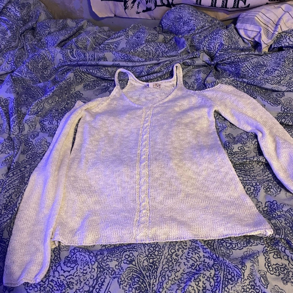 no shoulder knitted white sweater